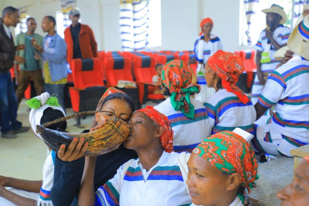 የኢትዮጵያ ብሄራዊ ቲያትር የኪነጥበብ ባለሙያዎች ስልጠና እየሰጡ ይገኛል